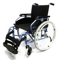 Кресло-коляска инвалидная складная с принадлежностями LY-710 (710-070/46-L), ширина сиденья 46 сантиметров