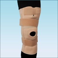 Бандаж (ортез) на колено (для ноги) фиксирующий с ребрами жесткости и отверстием BKFO C1KN-2801