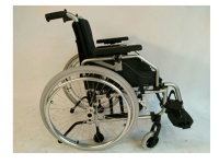 Кресло-коляска инвалидная с принадлежностями , вариант исполнения LY-710 (710-AW19-AS), ширина сиденья 45 см, нагрузка 120 кг