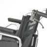 Кресло-коляска инвалидная облегченная алюминиевая комнатная/прогулочная складная LY-710 (710-115LQ/45), на пневматических колесах, ширина сиденья 45 см, нагрузка 120 кг, Titan