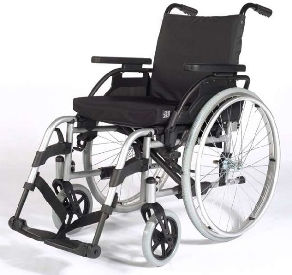 Кресло-коляска инвалидная облегченная алюминиевая складная Breezy PariX2 LY-710-0743, ширина сиденья 38-52 см, нагрузка 125 кг