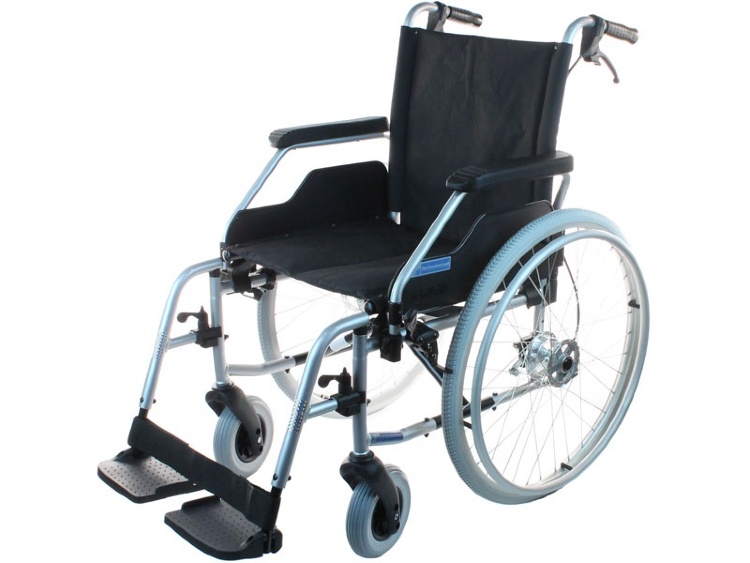 Кресло-коляска инвалидная LY-250(250-1200) , ширина сиденья 46 см, максимальный вес 120 кг, Titan