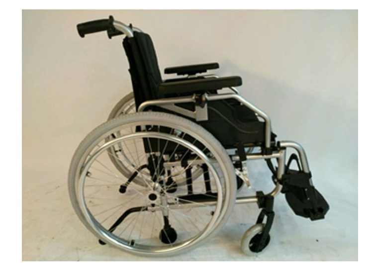 Кресло-коляска инвалидная с принадлежностями , вариант исполнения LY-710 Код. 710-AW19-AS, ширина сиденья 40-50 см, нагрузка 120 кг